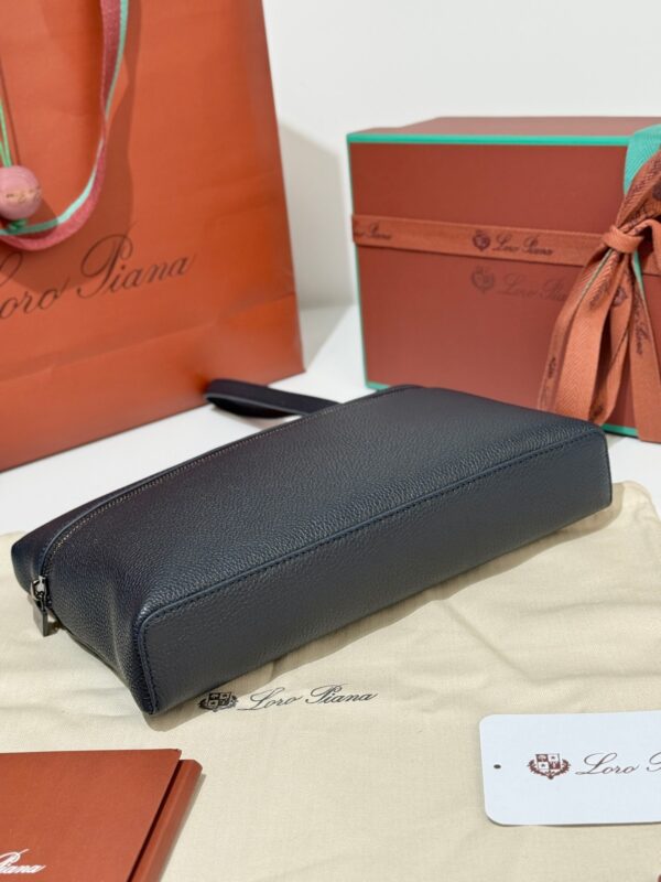 sy_no_DAE40FDE3645A7FEDD71B2D97EBFF24E_5 Loro Piana Extra Pouch L29 Clutch Bag – Black
