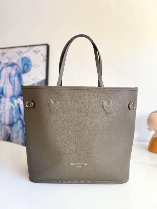 sy_no_DBE49CCBB972576330D1F9D5DFC133B5_2 Louis Vuitton Neverfull Inside Out MM Tote Bag – Back To School Collection