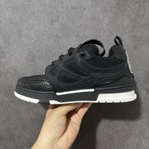 sy_no_DC6E257B0E77F9725BDF86EE27512AE5_1 Black & White Retro Skate Sneakers