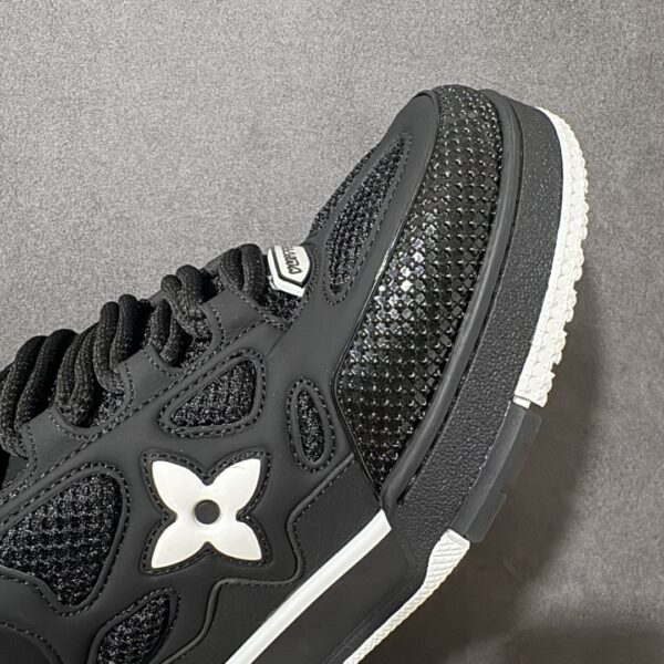 sy_no_DC6E257B0E77F9725BDF86EE27512AE5_7 Black & White Retro Skate Sneakers