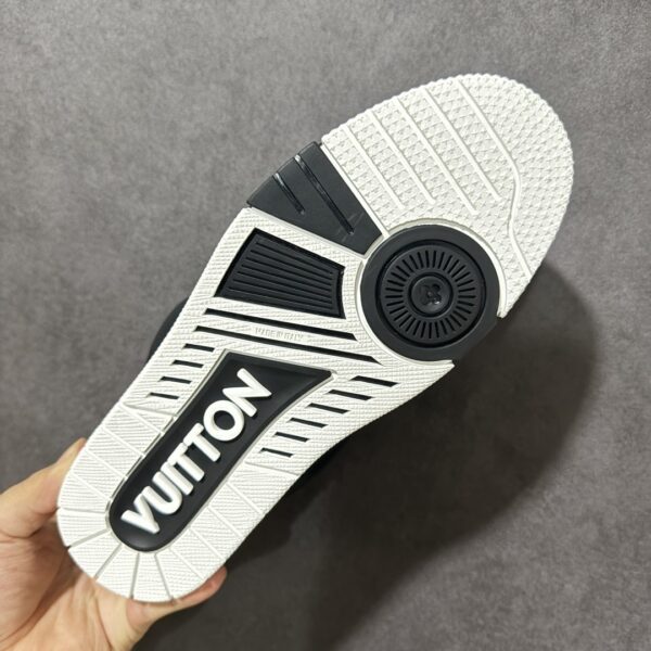 sy_no_DC6E257B0E77F9725BDF86EE27512AE5_8 Black & White Retro Skate Sneakers
