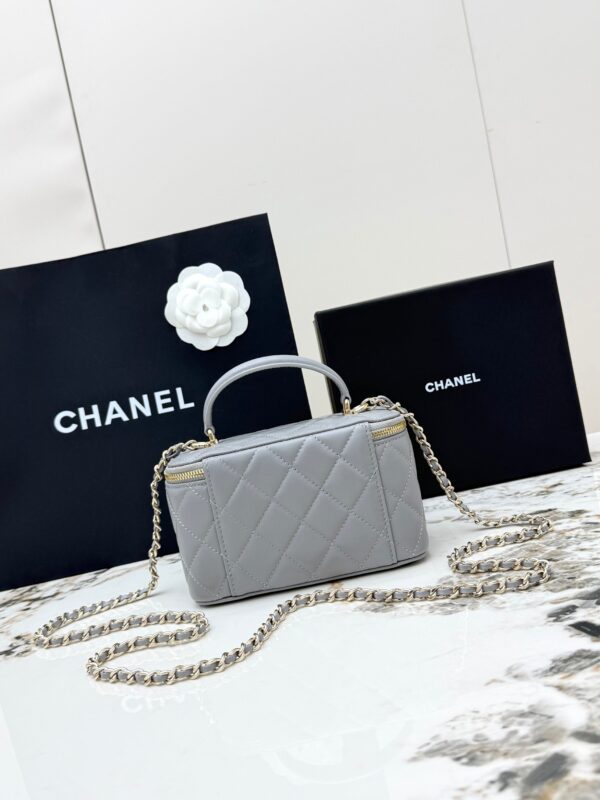 sy_no_DD5BC9ED40647F23C981098AA84878C7_2 Chanel Vanity Case with Handle – Quilted Lambskin Chain Bag (Grey)