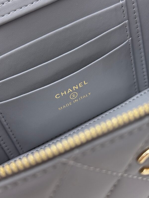 sy_no_DD5BC9ED40647F23C981098AA84878C7_7 Chanel Vanity Case with Handle – Quilted Lambskin Chain Bag (Grey)