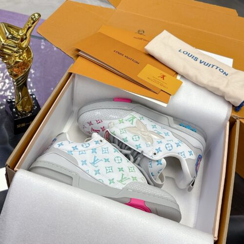 sy_no_DE0630A9F024D7001E9925B88BA62CDA_0 Louis Vuitton LV Trainer White Rainbow Monogram & Grey Retro Sneakers
