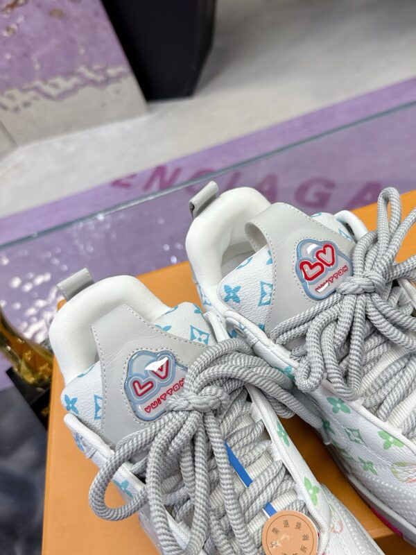 sy_no_DE0630A9F024D7001E9925B88BA62CDA_7 Louis Vuitton LV Trainer White Rainbow Monogram & Grey Retro Sneakers
