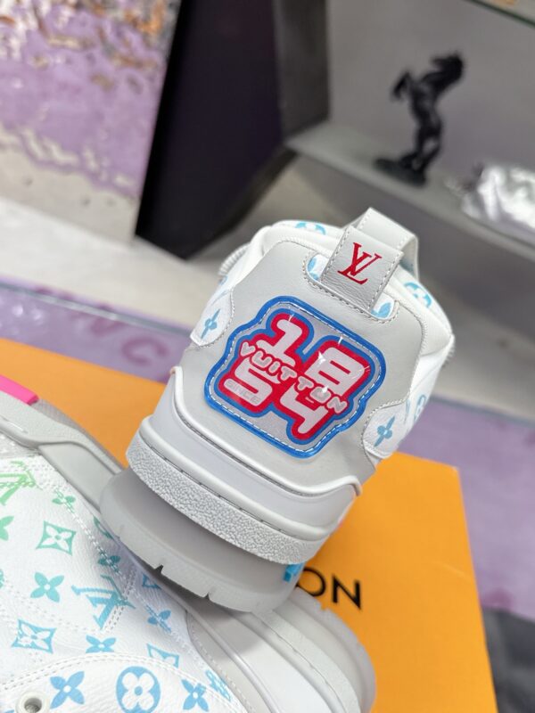 sy_no_DE0630A9F024D7001E9925B88BA62CDA_9 Louis Vuitton LV Trainer White Rainbow Monogram & Grey Retro Sneakers