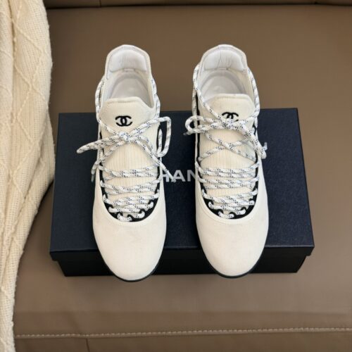 sy_no_E1225625E6E269A1FFB0C027D0B0A641_0 Chanel High-Top Sneakers in Ivory Suede & Knit