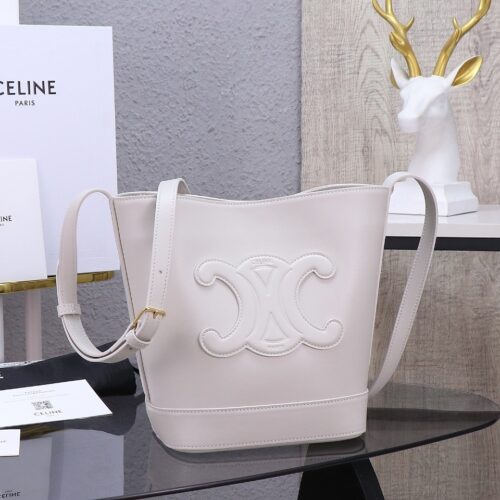 sy_no_E18000FCDB4204454912B31C30BBFF80_0 Cuir Triomphe Bucket Bag – White