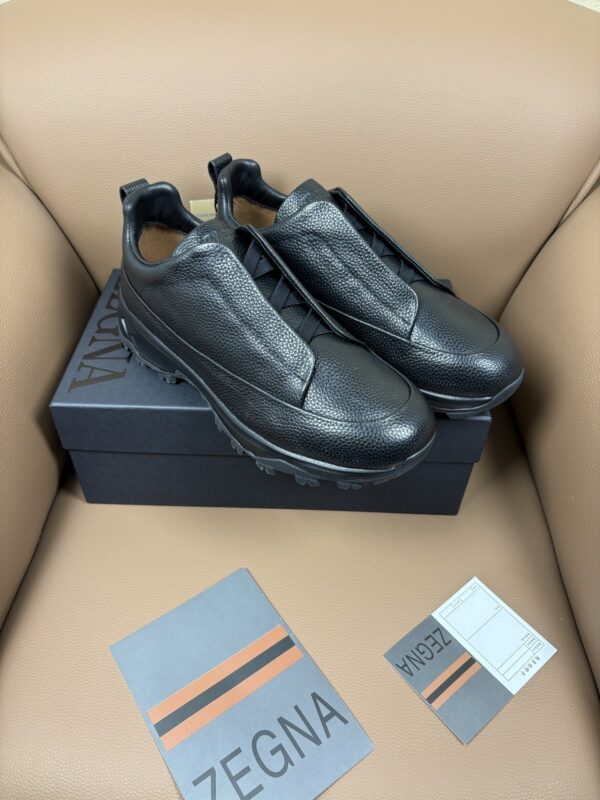 sy_no_E195AFA611CC3D538FC5EA334C79C1E0_2 Black Textured Leather Vibram® Lug-Sole Slip-On Sneakers