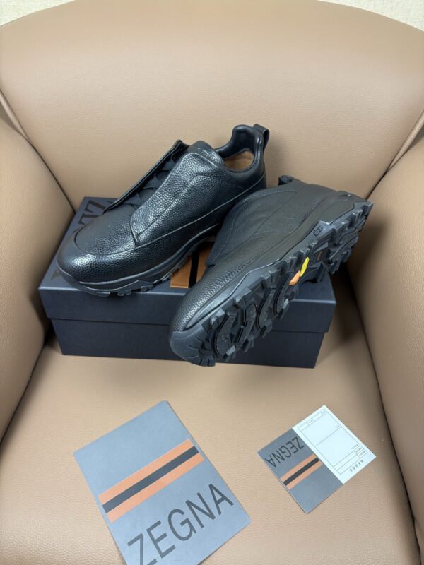 sy_no_E195AFA611CC3D538FC5EA334C79C1E0_5 Black Textured Leather Vibram® Lug-Sole Slip-On Sneakers
