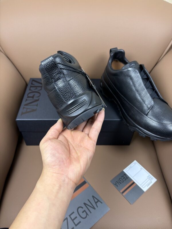 sy_no_E195AFA611CC3D538FC5EA334C79C1E0_6 Black Textured Leather Vibram® Lug-Sole Slip-On Sneakers