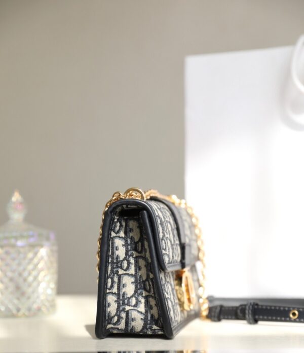 30 Montaigne Shoulder Bag – Oblique Canvas