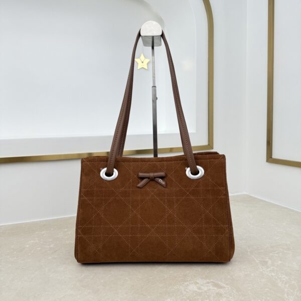 sy_no_E2273A3133D3659814113F6907F6129F_0 Dior Bow Tote Bag – Brown Italian Leather