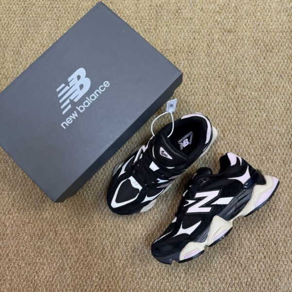 sy_no_E24229213E2F4DFA4AC2BECDFF15AD39_8 Black & Pink 9060 Retro Sneakers