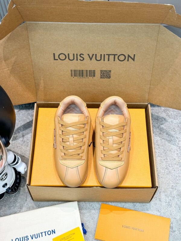 sy_no_E2C1CA1A4BB265D22FEB12197FF76D8C_1 Louis Vuitton Tan Vachetta Leather Retro Runner Sneakers