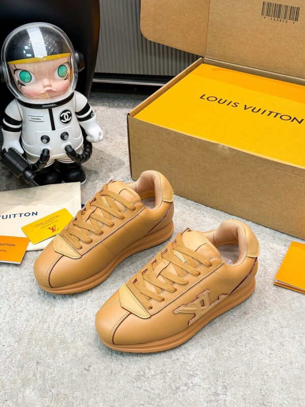 sy_no_E2C1CA1A4BB265D22FEB12197FF76D8C_6 Louis Vuitton Tan Vachetta Leather Retro Runner Sneakers
