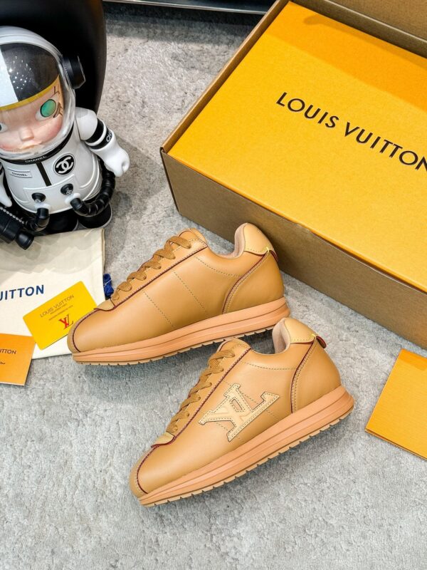 sy_no_E2C1CA1A4BB265D22FEB12197FF76D8C_7 Louis Vuitton Tan Vachetta Leather Retro Runner Sneakers