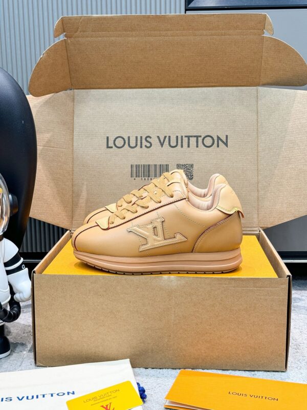 sy_no_E2C1CA1A4BB265D22FEB12197FF76D8C_8 Louis Vuitton Tan Vachetta Leather Retro Runner Sneakers