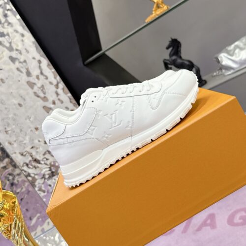 sy_no_E3A188C9FF6585CD74662E723BFE019E_0 Louis Vuitton Men's Run Away Sneaker – New Model in White Grained Calfskin