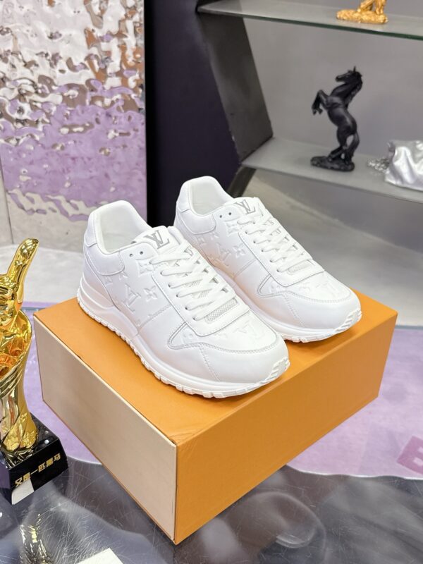sy_no_E3A188C9FF6585CD74662E723BFE019E_2 Louis Vuitton Men's Run Away Sneaker – New Model in White Grained Calfskin