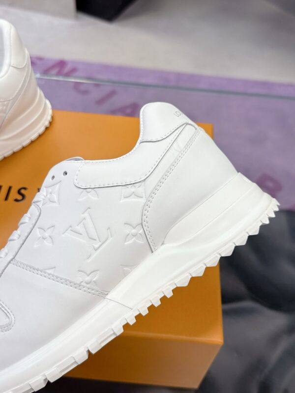 sy_no_E3A188C9FF6585CD74662E723BFE019E_7 Louis Vuitton Men's Run Away Sneaker – New Model in White Grained Calfskin