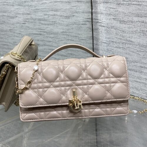 sy_no_E4D29EC141FD3BA698D6C24B072ED567_0 Miss Dior Mini Top-Handle Bag – Blush Beige