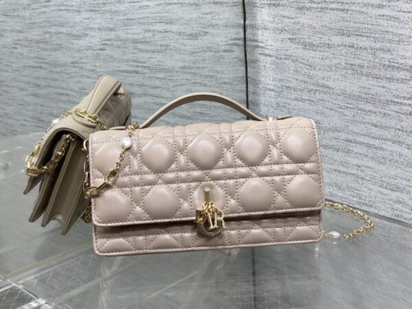 sy_no_E4D29EC141FD3BA698D6C24B072ED567_0 Miss Dior Mini Top-Handle Bag – Blush Beige