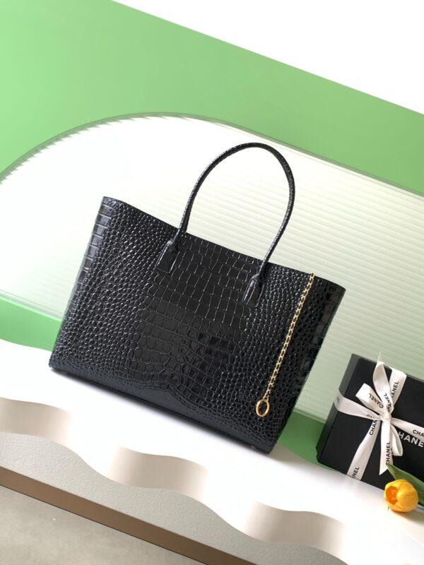 Black Cerf-Style Large Crocodile-Embossed Leather Tote Bag
