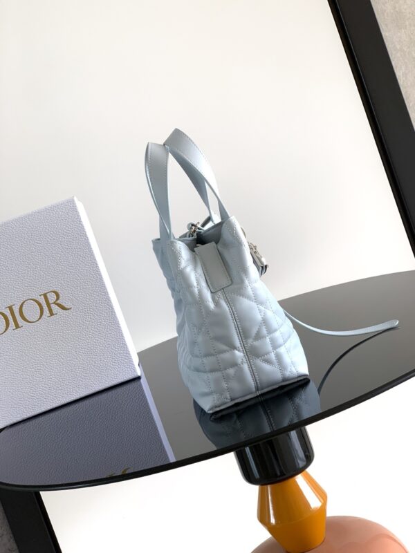 sy_no_E539D2B9E38B452E5422CD764B2E2266_1 Dior Women's Toujours Oversized Cannage Calfskin Shoulder Bag