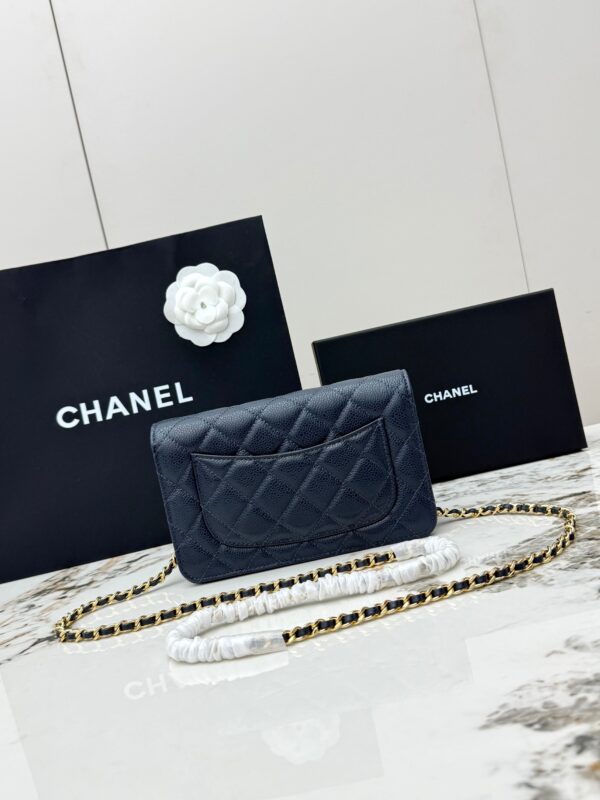 sy_no_E5B422A69AA49A374FD6F968BDBEE3DF_2 Deep Blue Quilted Textured Calfskin WOC Chain Wallet
