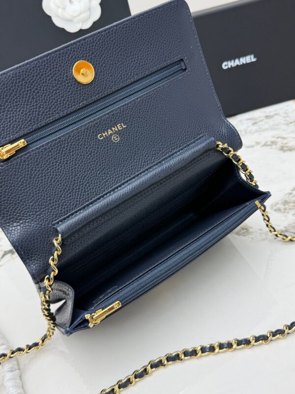 sy_no_E5B422A69AA49A374FD6F968BDBEE3DF_6 Deep Blue Quilted Textured Calfskin WOC Chain Wallet
