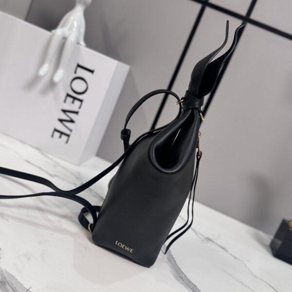 sy_no_E5E3BE1587EDE4B9A73642BEF79932ED_1 Loewe Scarf Backpack – Smooth Calfskin Leather