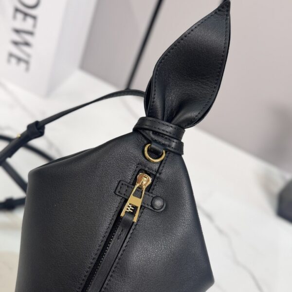 sy_no_E5E3BE1587EDE4B9A73642BEF79932ED_4 Loewe Scarf Backpack – Smooth Calfskin Leather