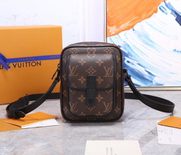 sy_no_E67354BD4BA0AD42FA37DB900ED17F29_0 Wearable Wallet Crossbody Bag