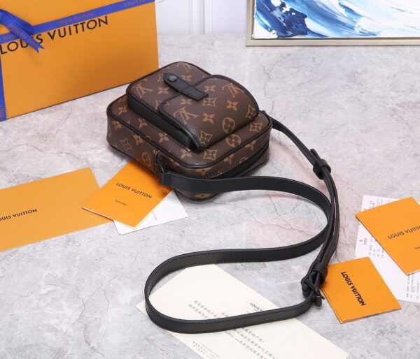 sy_no_E67354BD4BA0AD42FA37DB900ED17F29_3 Wearable Wallet Crossbody Bag