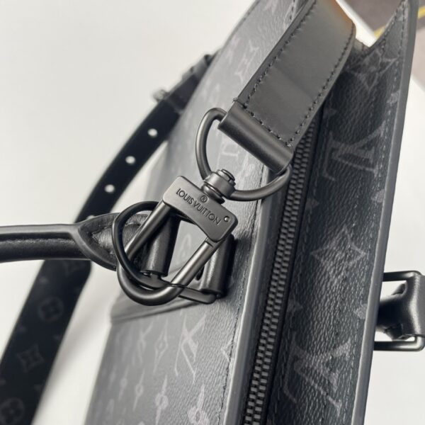 sy_no_E686D271982363465A5946BB17EE6A3A_5 Louis Vuitton Sac Plat Horizontal Zipped Briefcase – Monogram Eclipse Canvas