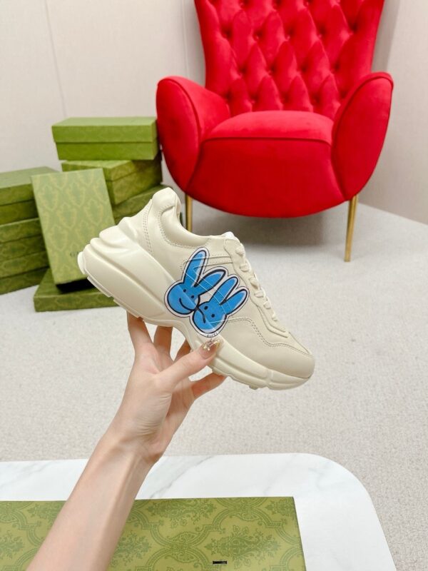 sy_no_E6E22C15A7144F701AD72E69E987799D_3 Gucci Rhyton Leather Sneaker in Off-White