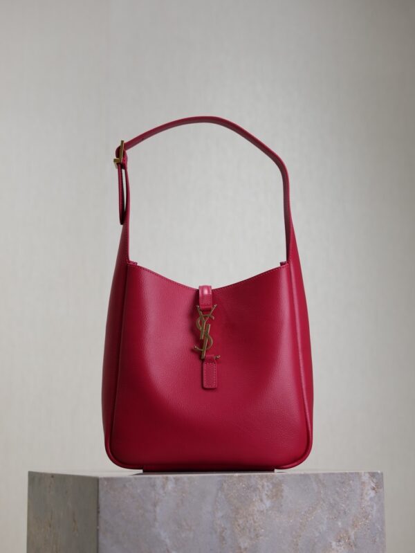sy_no_E81165E26BCDC6594BA31DE29E0C53CB_0 LE 5 À 7 Underarm Bag – Fuchsia Pink