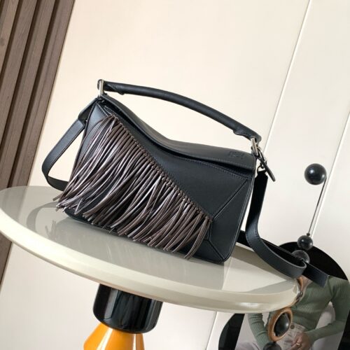 sy_no_E82CDDABEB62E3EED85FBC4C864F77B9_0 Black Small Geometric Fringe Puzzle Handbag