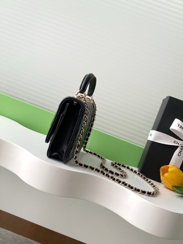 sy_no_E86097B63585D81DE3C58DD756A8153A_1 Chanel Trendy CC Lambskin Bag with Crystal-Embellished Clasp (Shoulder/Crossbody/Top-Handle)