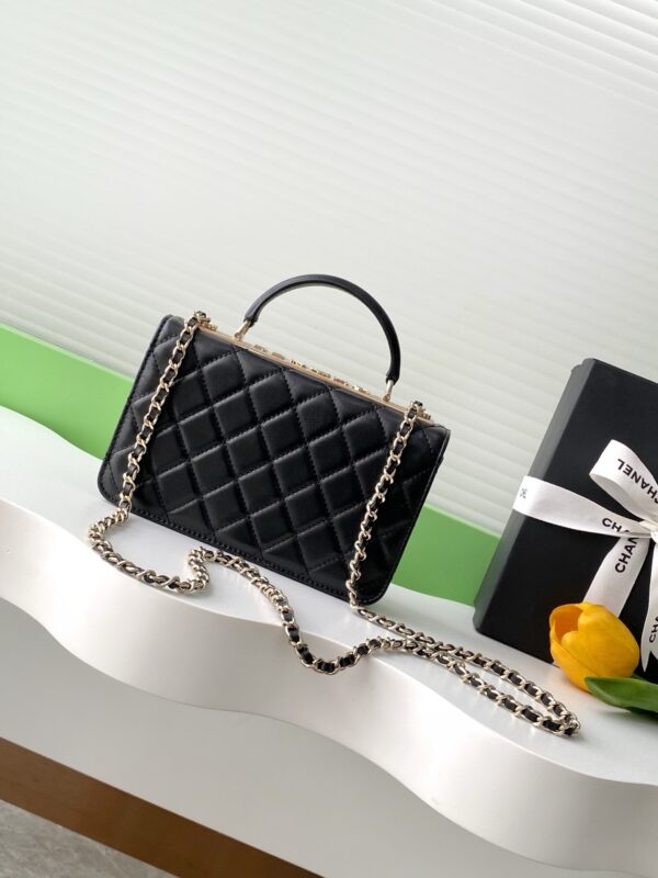 sy_no_E86097B63585D81DE3C58DD756A8153A_2 Chanel Trendy CC Lambskin Bag with Crystal-Embellished Clasp (Shoulder/Crossbody/Top-Handle)