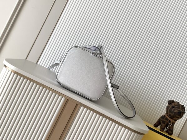 sy_no_E87ECD8BB10EEA2629BB83F40B9F2E48_4 Fendi Mon Tresor Mini Crystal-Pattern Bucket Bag
