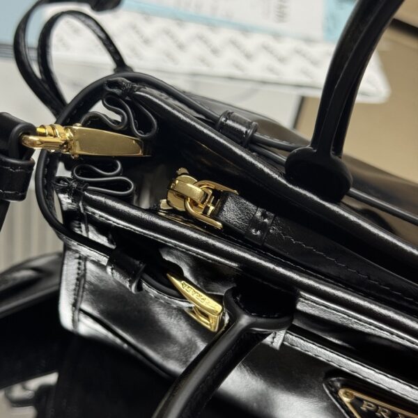 sy_no_E89A5C1B374E184A6D5D2B052B8F9695_6 Black Vintage Glossy Leather Buckle Mini Handbag