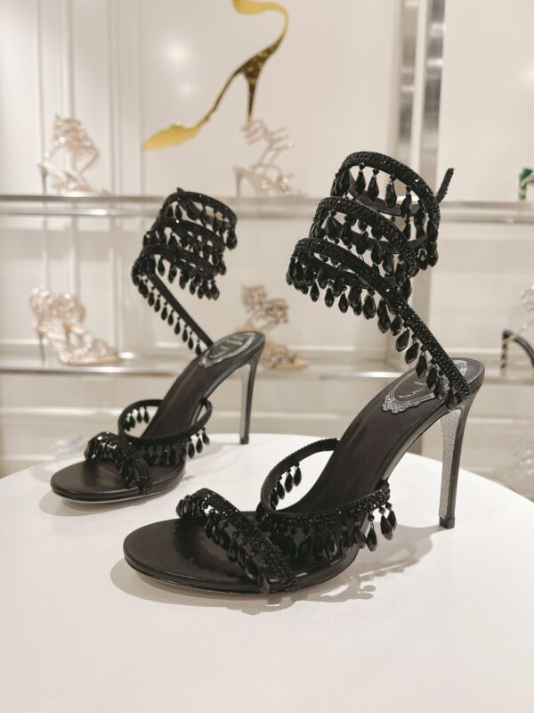 sy_no_E8BA30BE3CC24BDE649041DF94E2BD3C_0 Black Crystal Chandelier Spiral High-Heel Sandals