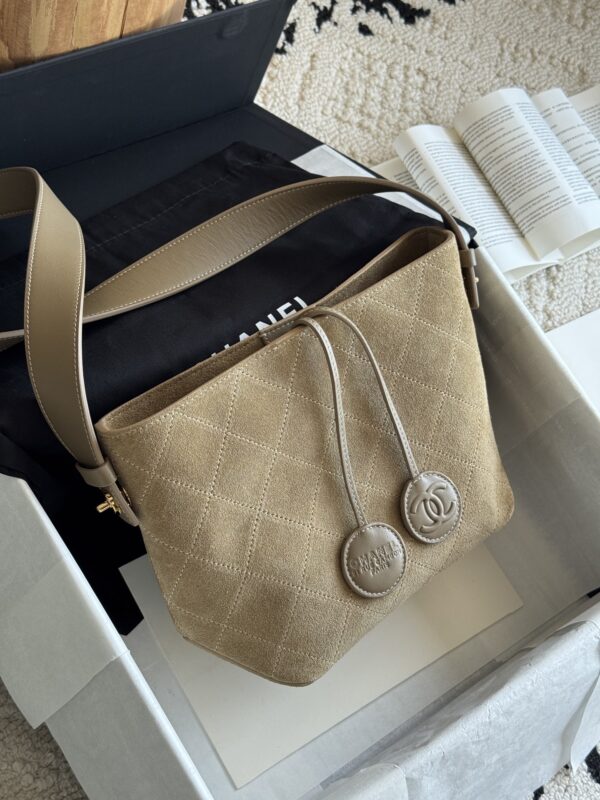 sy_no_E979C31F5327597AB15A22E6BC23C0AC_1 Sand Gold / Khaki Beige Suede Quilted Drawstring Bucket Bag