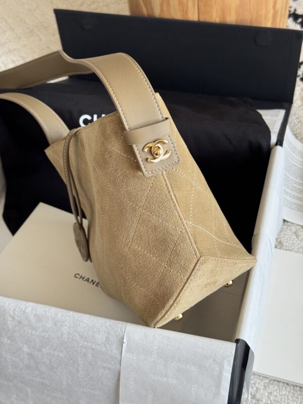 sy_no_E979C31F5327597AB15A22E6BC23C0AC_3 Sand Gold / Khaki Beige Suede Quilted Drawstring Bucket Bag