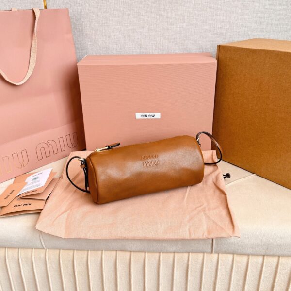 sy_no_E9828017E99DC27FBB0C9C7BA0B9F04F_1 Brown Leather Cylindrical Underarm Shoulder Bag