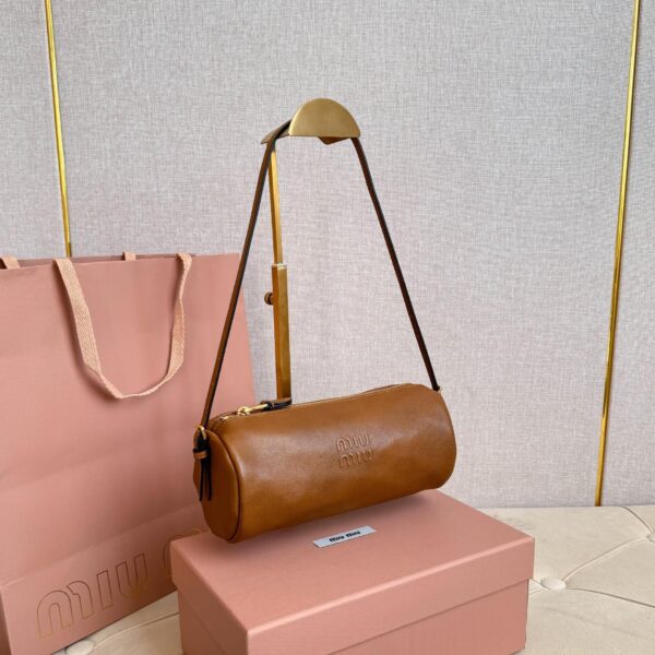 sy_no_E9828017E99DC27FBB0C9C7BA0B9F04F_2 Brown Leather Cylindrical Underarm Shoulder Bag