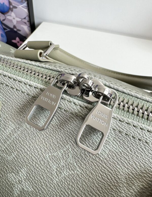 Louis Vuitton Keepall Bandoulière 45 Travel Bag