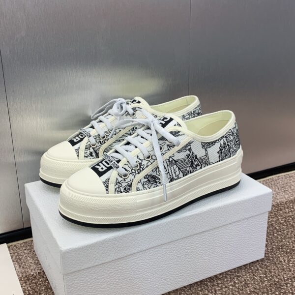 sy_no_EA28DFC51F906B0F1012822691487BF4_1 Black & White Toile de Jouy Platform Canvas Sneakers